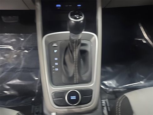 Used 2024 Hyundai Venue SEL image 27