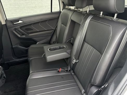 Used 2024 Volkswagen Tiguan SE image 22