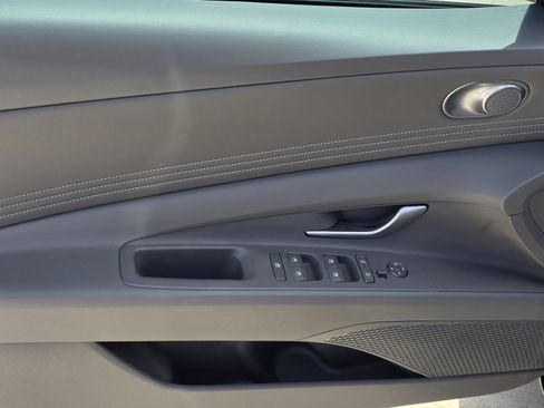Certified 2025 Hyundai Elantra Sport FWD image 15