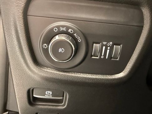 Used 2022 Jeep Grand Cherokee Limited AWD/4WD image 20