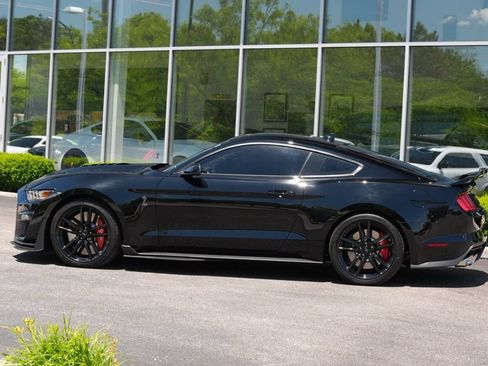 Used 2022 Ford Mustang Shelby GT500 w/ Technology Package RWD image 11