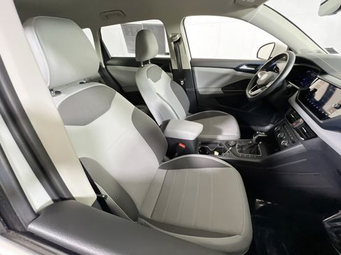 Used 2022 Volkswagen Taos SE w/ Driver Assistance Package AWD/4WD image 26