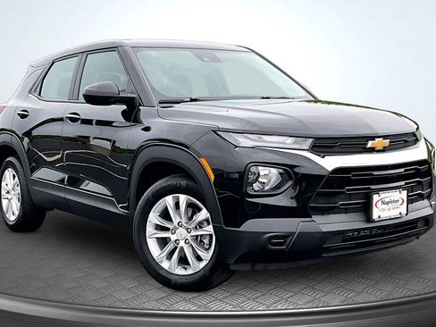 Used 2023 Chevrolet TrailBlazer LS FWD image 12