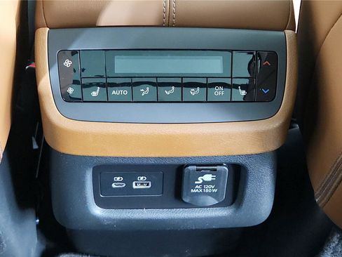 Certified 2024 Nissan Pathfinder Platinum w/ Lighting Package (N93) AWD/4WD image 17