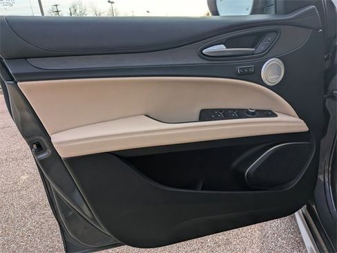 Used 2023 Alfa Romeo Stelvio Ti Lusso w/ Quick Order Package 22X Lusso image 22