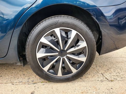 Used 2018 Toyota Corolla LE w/ Carpet Mat Package (TMS) FWD image 65