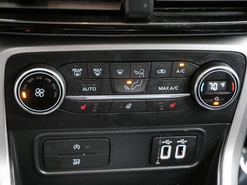 Used 2019 Ford EcoSport Titanium AWD/4WD image 22