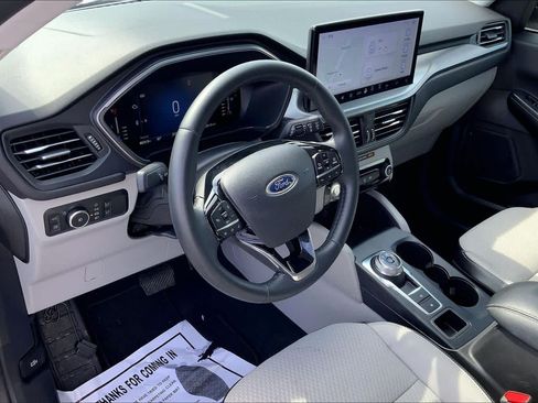 Used 2023 Ford Escape SE FWD image 17