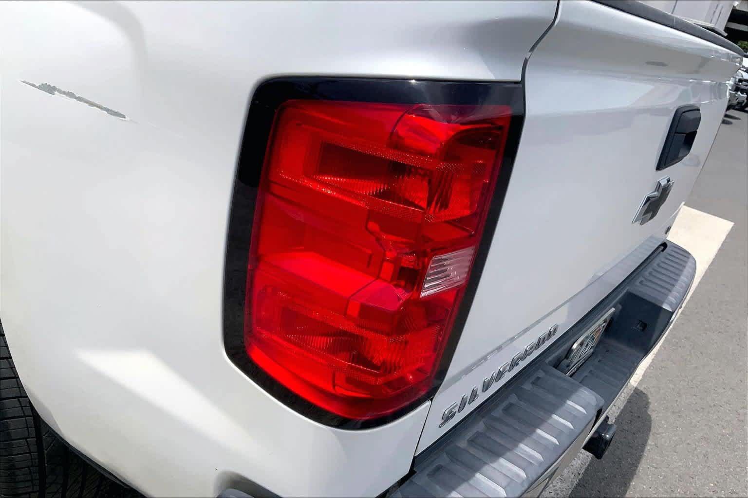 Used 2018 Chevrolet Silverado 1500 LT w/ All Star Edition RWD image 32