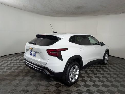 New 2026 Chevrolet Trax LS image 7