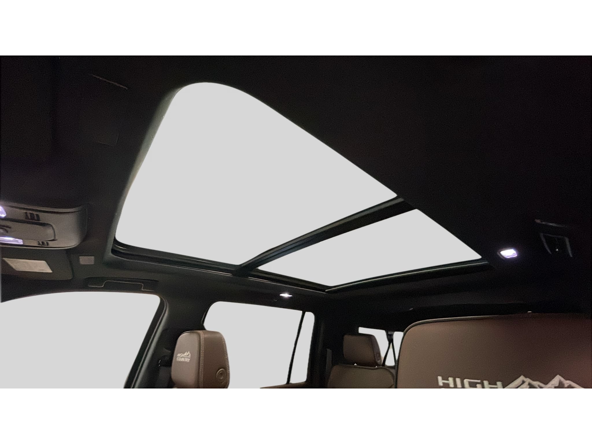 Used 2025 Chevrolet Suburban High Country w/ Sun And Tow Package AWD/4WD image 15