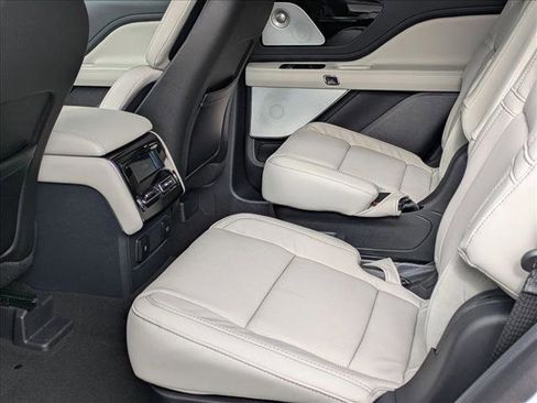 New 2026 Lincoln Aviator Reserve image 14