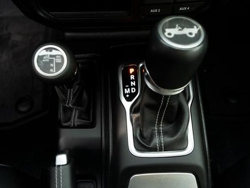 Used 2019 Jeep Wrangler Unlimited Sahara w/ Quick Order Package 24M Moab image 24