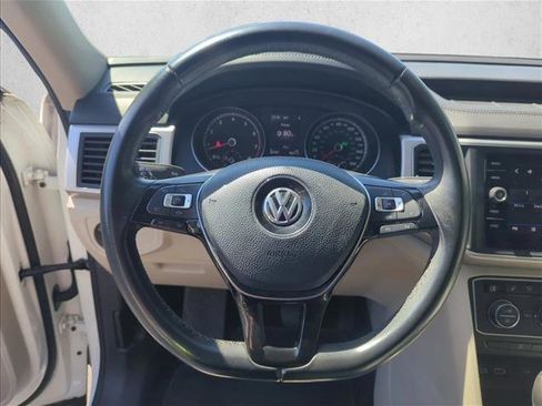 Used 2019 Volkswagen Atlas SE w/ Panoramic Sunroof Package FWD image 11