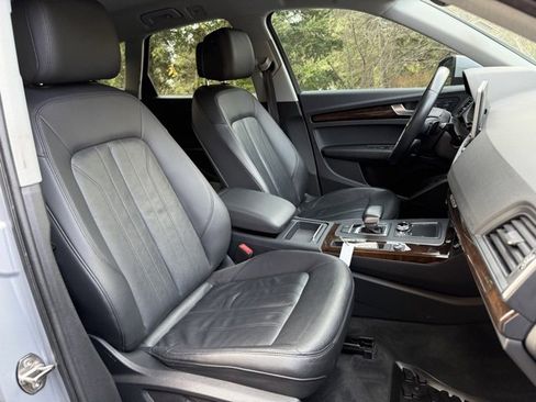 Used 2018 Audi Q5 2.0T Premium image 12