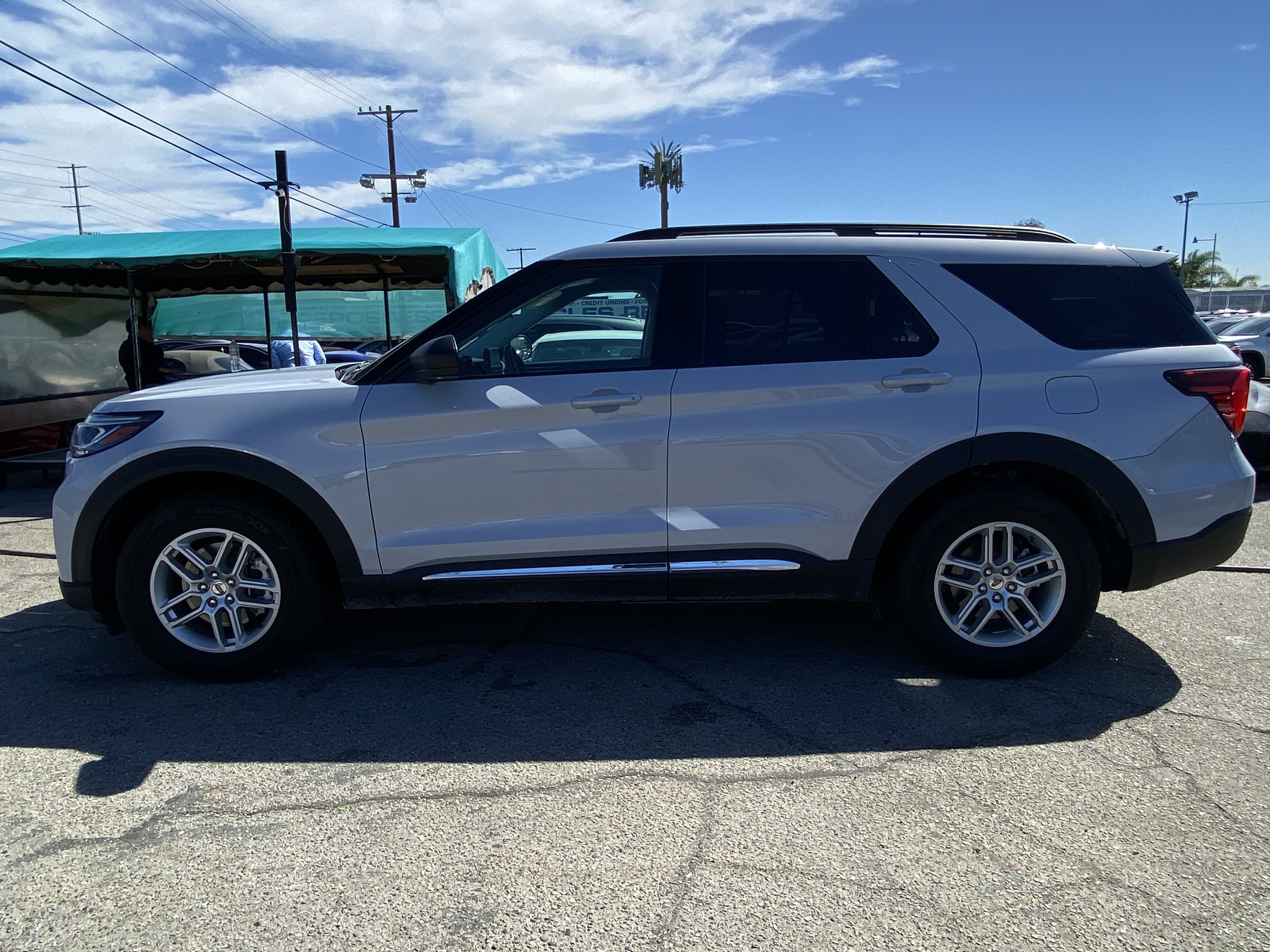 Used 2025 Ford Explorer Active RWD image 11