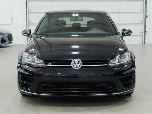 Used 2016 Volkswagen Golf 4-Door image 2