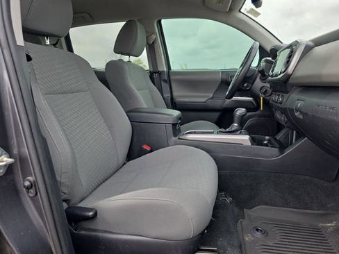Used 2020 Toyota Tacoma SR5 image 18