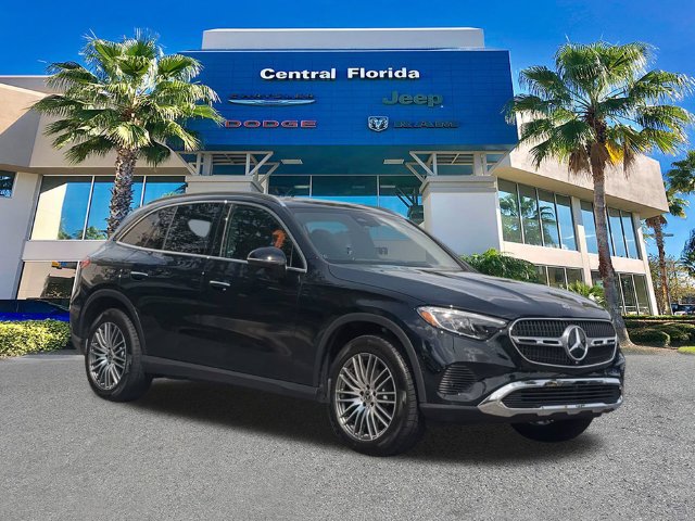 Used 2025 Mercedes-Benz GLC 300 image 2