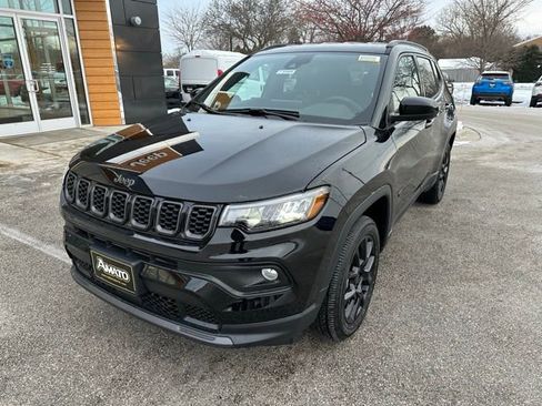 New 2026 Jeep Compass Latitude image 2
