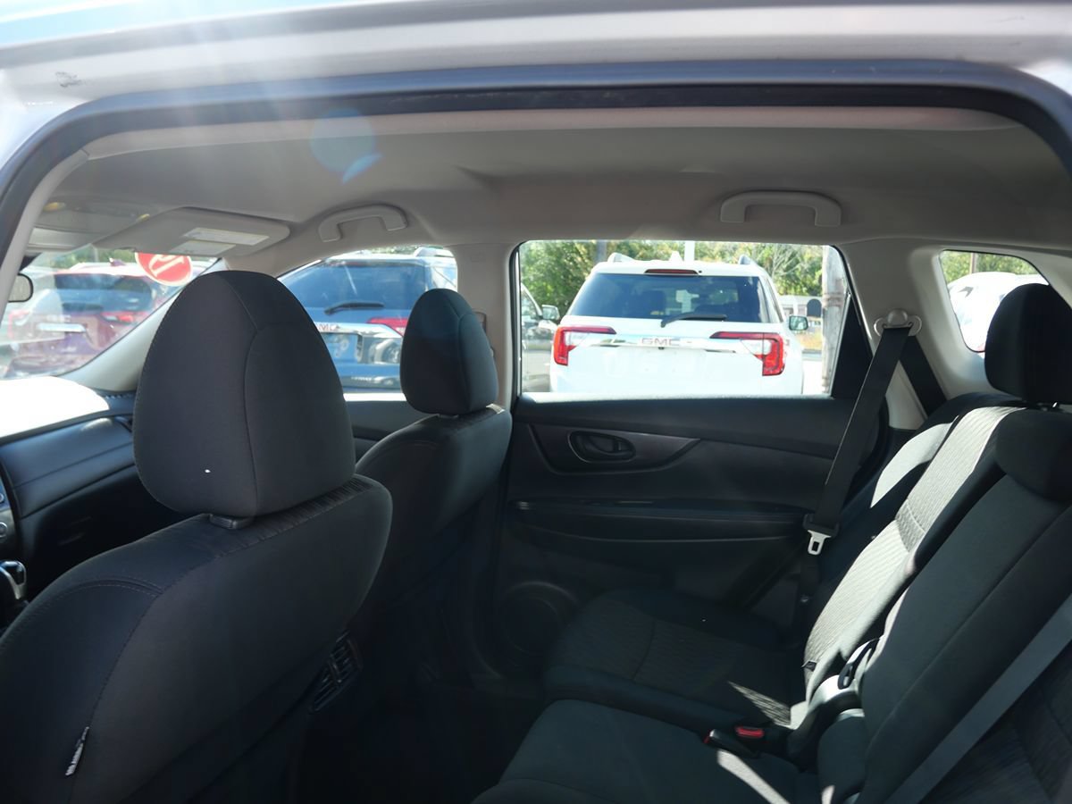 Used 2019 Nissan Rogue S AWD/4WD image 20