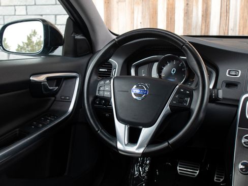 Used 2016 Volvo S60 T5 Cross Country Platinum w/ Protection Package image 21