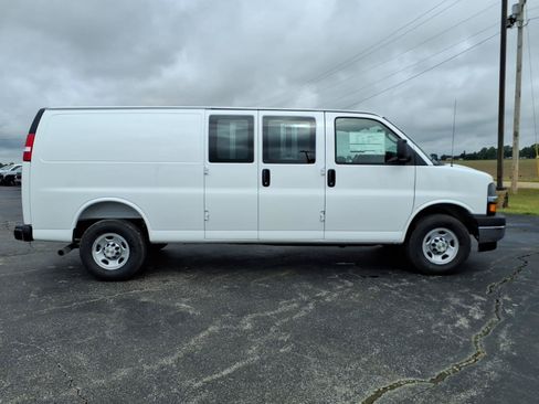 New 2026 Chevrolet Express 2500 Extended w/ Driver Convenience Package RWD image 6