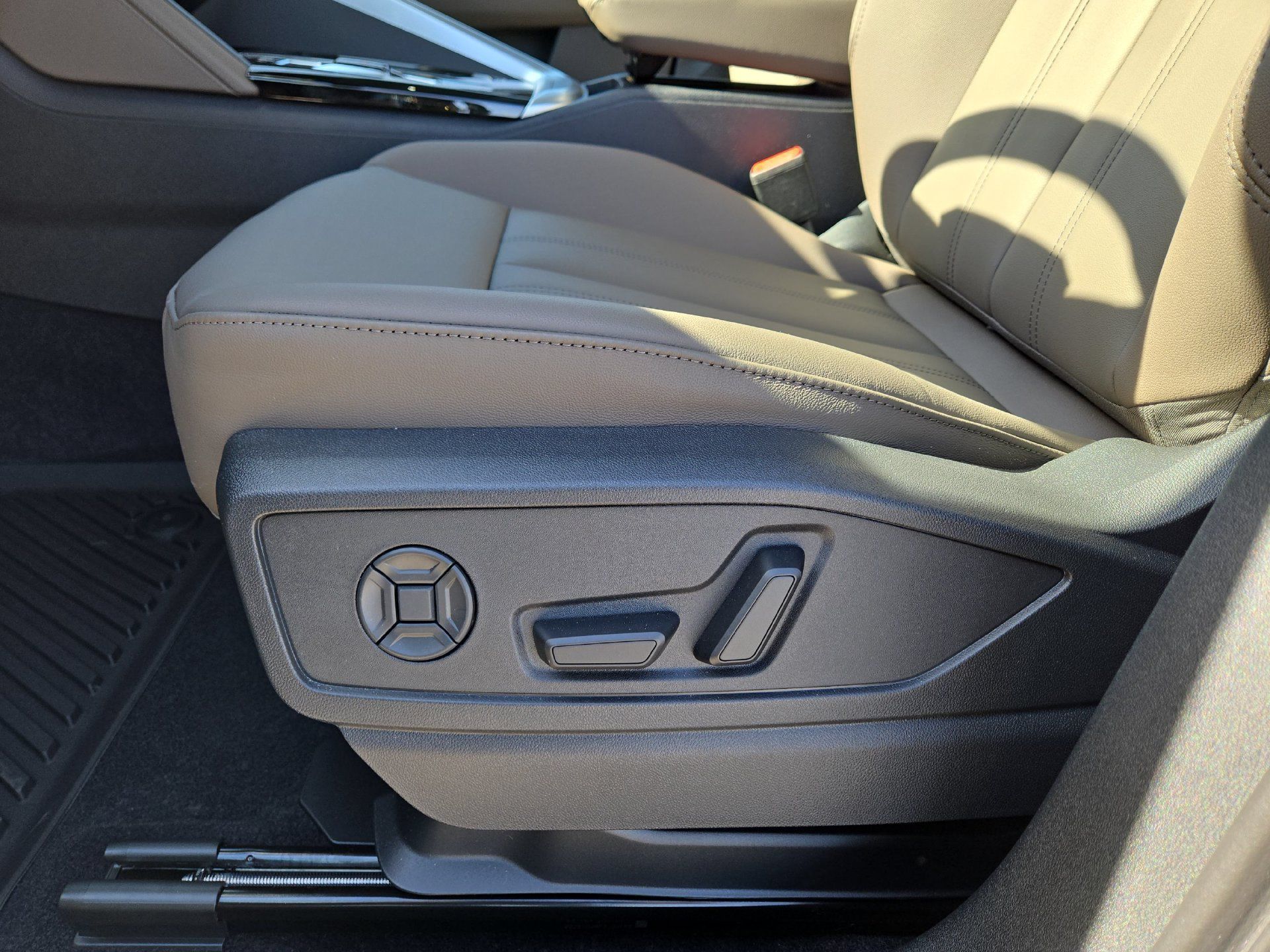 Used 2026 Audi Q5 Premium Plus w/ Premium Plus AWD/4WD image 17