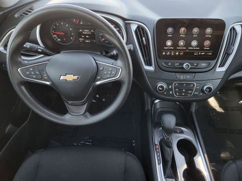 Used 2024 Chevrolet Malibu LT image 28