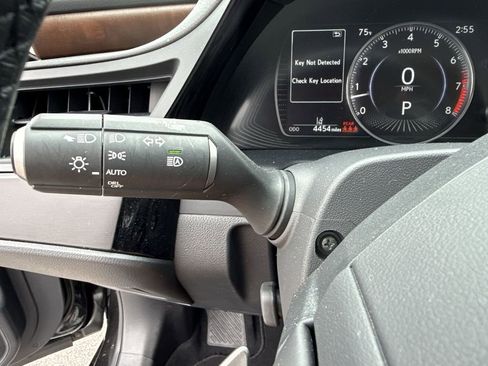 Used 2025 Lexus ES 350 w/ Premium Package image 28