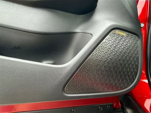 New 2025 Mitsubishi Outlander SE image 19