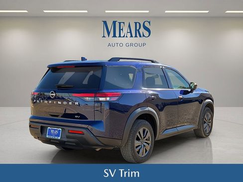 Used 2024 Nissan Pathfinder SV image 6