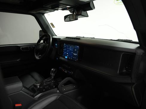 Used 2025 Ford Bronco Badlands AWD/4WD image 19