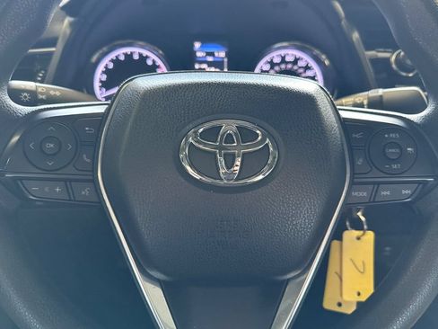Used 2019 Toyota Camry LE FWD image 22