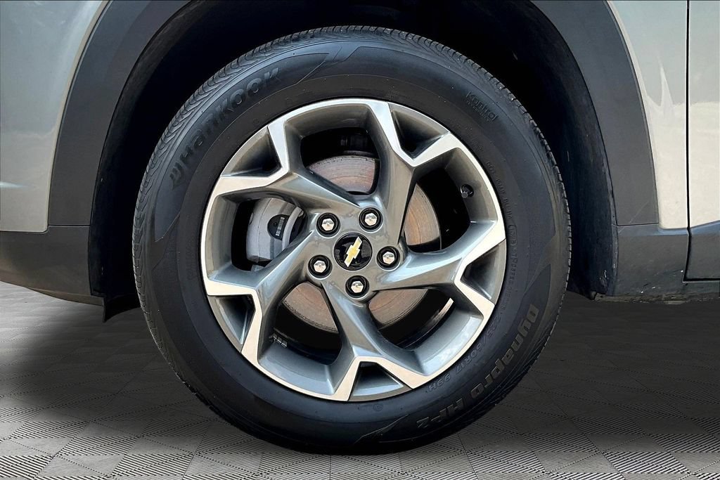Used 2025 Chevrolet Trax LT w/ LT Convenience Package FWD image 33