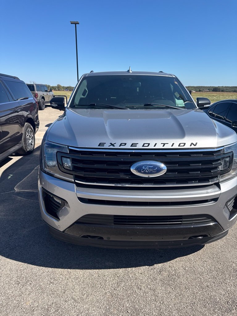 Used 2021 Ford Expedition Limited w/ Equipment Group 303A AWD/4WD image 3