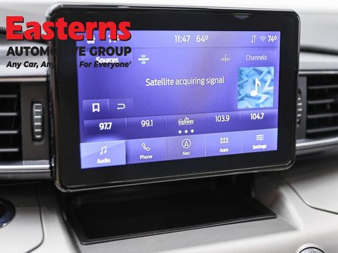 Used 2022 Ford Explorer XLT w/ Equipment Group 202A AWD/4WD image 19