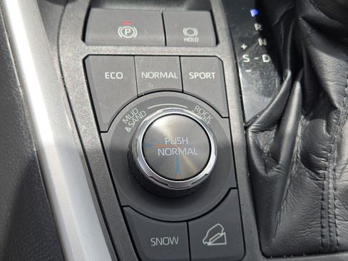 Used 2021 Toyota RAV4 TRD Off-Road AWD/4WD image 32