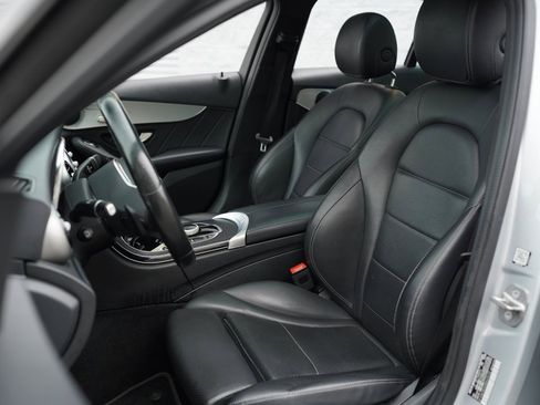 Used 2021 Mercedes-Benz C 300 4MATIC Sedan w/ AMG Line image 21