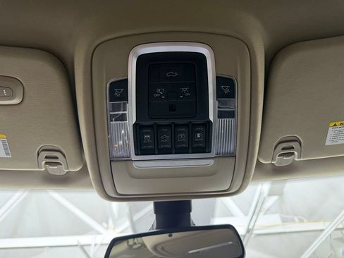 Used 2020 RAM 1500 Laramie AWD/4WD image 32