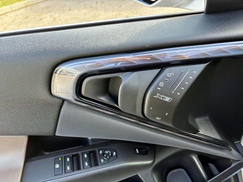 Certified 2025 BMW X3 xDrive30i w/ Convenience Package image 12