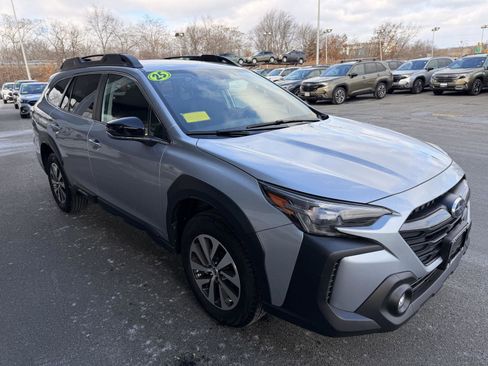 Certified 2025 Subaru Outback Premium image 7