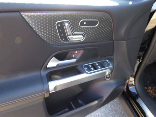 Certified 2024 Mercedes-Benz GLB 250 4MATIC image 9