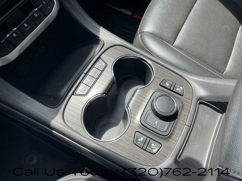 Certified 2022 GMC Acadia SLT w/ Elevation Edition AWD/4WD image 24