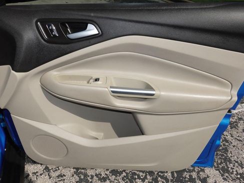 Used 2015 Ford C-MAX SE w/ Equipment Group 202A FWD image 22