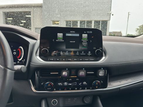 Certified 2023 Nissan Rogue Platinum w/ Platinum Premium Package image 12