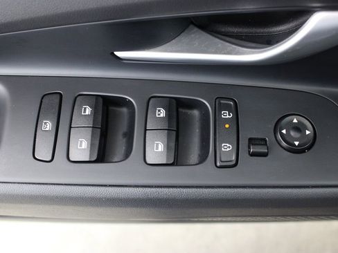 Used 2024 Hyundai Elantra Limited FWD image 19