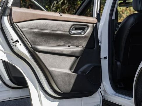 Certified 2022 Nissan Rogue SV w/ SV Premium Package image 33