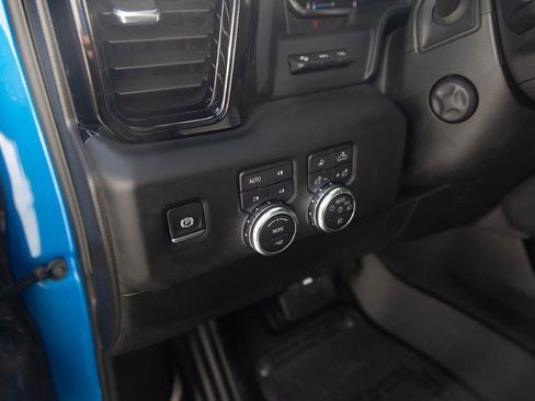 Used 2024 GMC Sierra 1500 AT4 w/ Technology Package AWD/4WD image 24