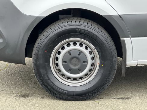 Used 2023 Mercedes-Benz Sprinter 1500 image 23